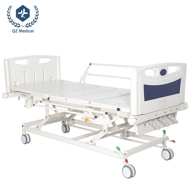 Lit d'allaitement professionnel &agrave; triple manivelle – Dossier &agrave; 85&deg; et rel&egrave;vement des jambes &agrave; 40&deg;, capacit&eacute; de 250 kg avec garde-corps pliables en aluminium et roulettes silencieuses (2&nbsp;150 x 1&nbsp;030 mm, certifi&eacute; EN 60601-2-52)