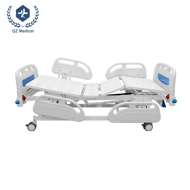 Cama de hospital manual profesional de tres manivelas, capacidad de 200 kg, tableros de cama ABS, barandillas de PP, ruedas de grado m&eacute;dico
