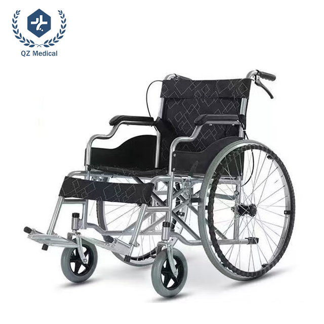 Fauteuil roulant manuel &agrave; cadre en acier enduit de poudre avec roues solides pour une utilisation quotidienne
